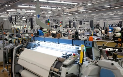 Reduzir a dependência de máquina importada é um cálculo de eficiência produtiva - Imagem: Depositphotos.com