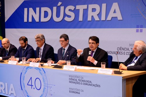 Paulo Afonso Ferreira discursa no lançamento da Câmara Brasileira da Indústria 4.0