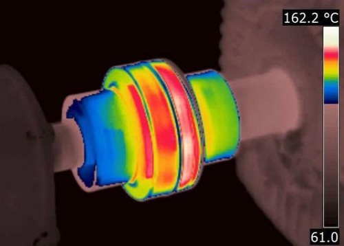 Acoplamento de um motor elétrico. (Fonte: FLIR)