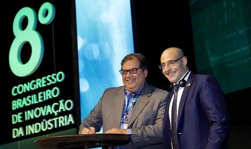 O presidente da Finep, General Waldemar Barroso, assina Memorando de Entendimentos com o Cônsul para Assuntos Econômicos do Israel Trade & Investment em São Paulo, Itzhak "Tsahi" Reich